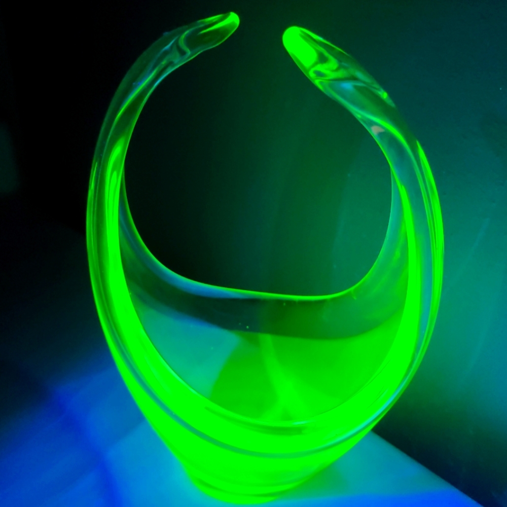 Vintage Murano Style Uranium Glass Bowl Glows